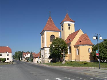 kostel v Nehvizdech