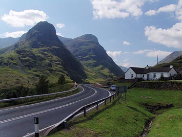 kopce nad údolím Glen Bidean