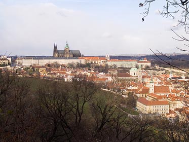 Pražský hrad od Hladové zdi