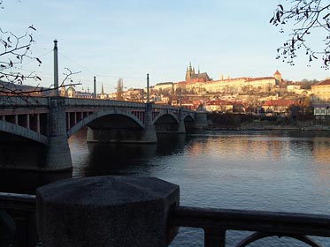 Mánesův most, Pražský hrad