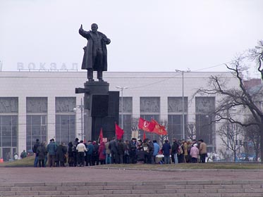 Lenin a jeho věrní