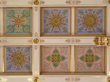 vzory na stropě