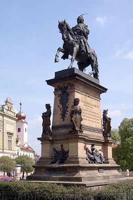 pomník Jiřího z Poděbrad