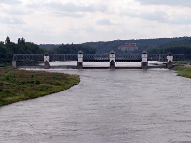 Vltava, jez, most u Miřejovic