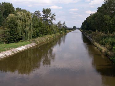 Plavební kanál u Vraňan