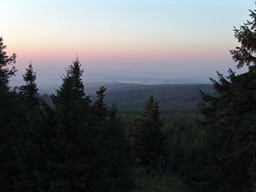 pohled Anenského vrchu na J