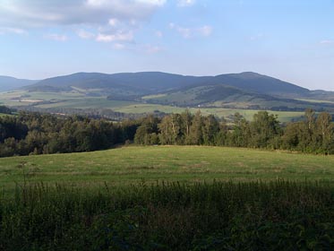 pohled od Zlatého Potoka na S