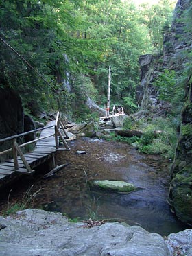 průrva u Rešovských vodopádů, Huntava