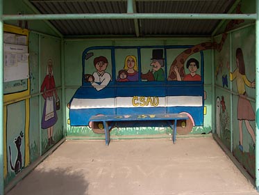 malba v autobusové zastávce