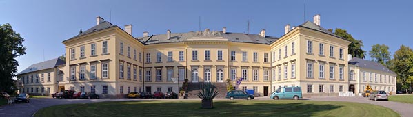 zámek v Nových Hradech