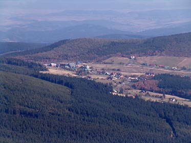 pohled ze Svorové hory na Pomezní boudy, Horní Malou Úpu