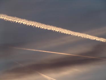 osvícená čára letadla