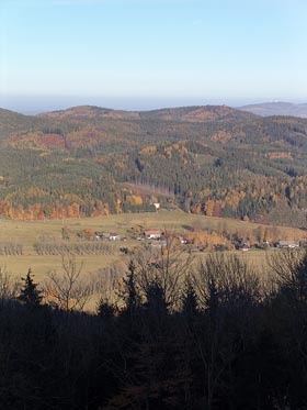 pohled na Sedlecký špičák, Popovu skálu ze svahu Sokola