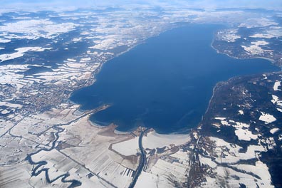 pohled z letadla, jezero