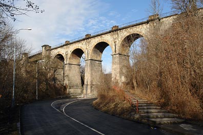 železniční viadukt