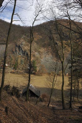 Sázava nad Pikovicema, údolí