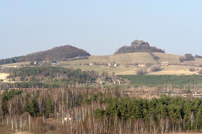 pohled ze skály v Jestřebí na Lysou skálu