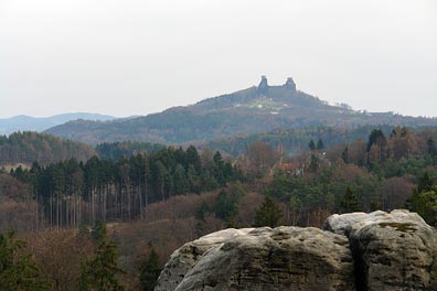 pohled na Trosky z Mariánské vyhlídky