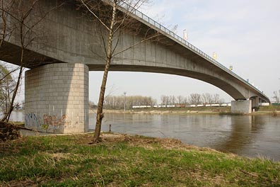 most v Mělníku