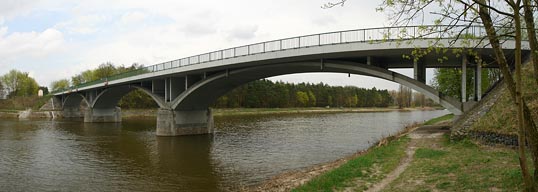 most přes Labe u Kostelce n. L.