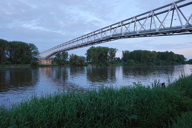 most u Dolních Beřkovic