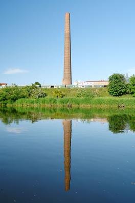 komín u Vltavy