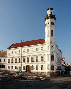 radnice v Klášterci nad Ohří