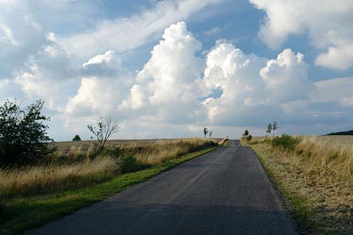 cesta, mraky