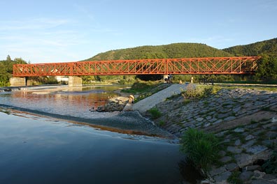 Berounka, železniční most v Mokropsích