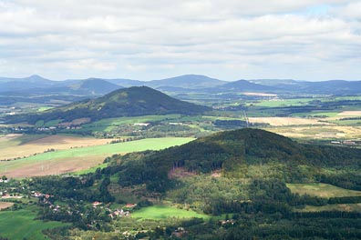 pohled z Ralska na Tlustec, Lipku