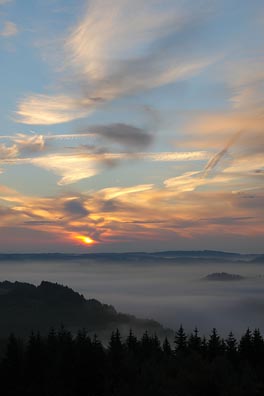 východ slunce z Krásenské rozhledny, obloha