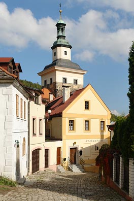 ulice, věž v Lokti