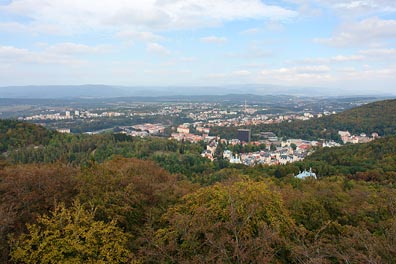 pohled na Karlovy Vary z Diany