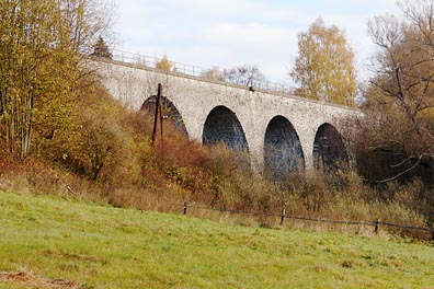železniční viadukt u Milhostova