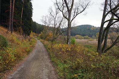 údolí Kosího potoka, cesta pod Michalovými horami