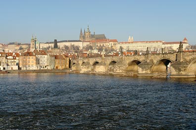 pohled na Pražský hrad, Karlův most