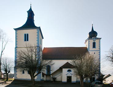 kostel ve Velharticích