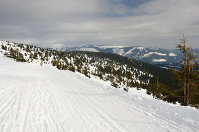 pohled na JVV cestou z Horních Míseček na Vrbatovu boudu