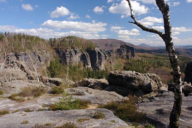 pohled na JV od Schrammsteine, skály