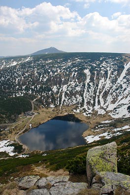 jezero Ml. Staw, zbytky sněhu