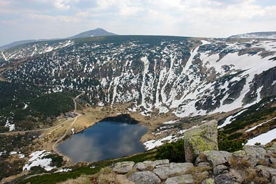 jezero Ml. Staw, zbytky sněhu