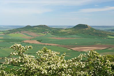 pohled na Brník, Srdov, Oblík z Milé