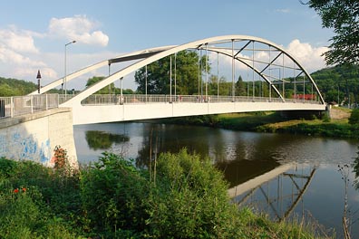 most přes Berounku v Karlštejně