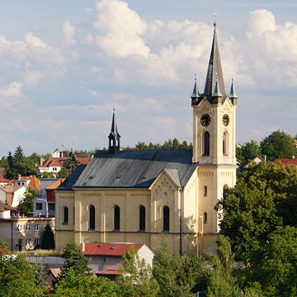 kostel v Nebušicích