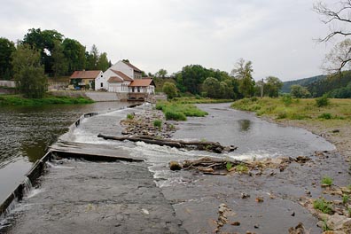 Berounka, jez u Valentovského mlýna