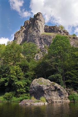 Berounka pod Týřovicema, Čertova skála