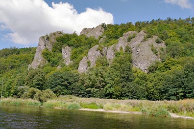 Berounka pod Týřovicema, Čertova skála