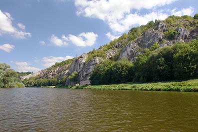 Berounka, skály nad Srbskem