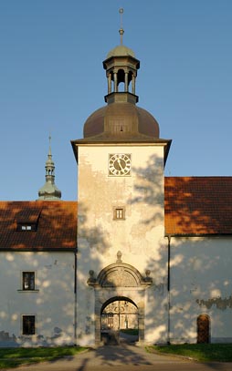 věž, brána klášteru v Klášteru