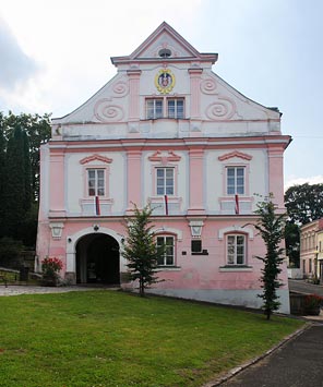 radnice v Bečově nad Teplou